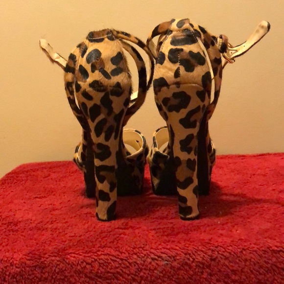 Gorgeous leopard stilettos! - Picture 3 of 4